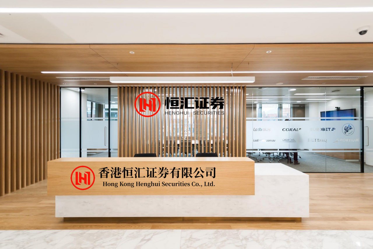 博兴优配 Jennie比基尼海边大片，身材曼妙曲线优越，满满的鲜活生命力！
